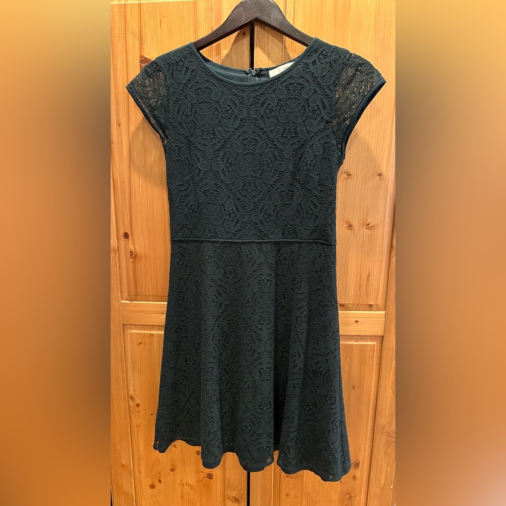 Elegant Forest Green Lace Dress